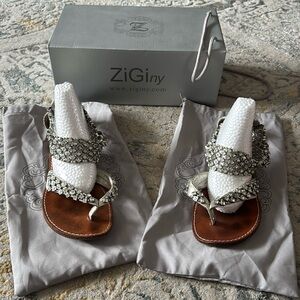ZiGiNY silver sandals size 8M
